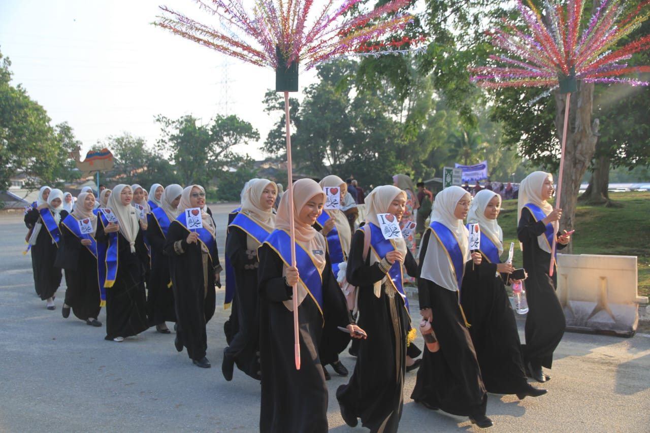 SAMBUTAN Maulidur Rasul peringkat IPG Kampus Raja Melewar disambut meriah